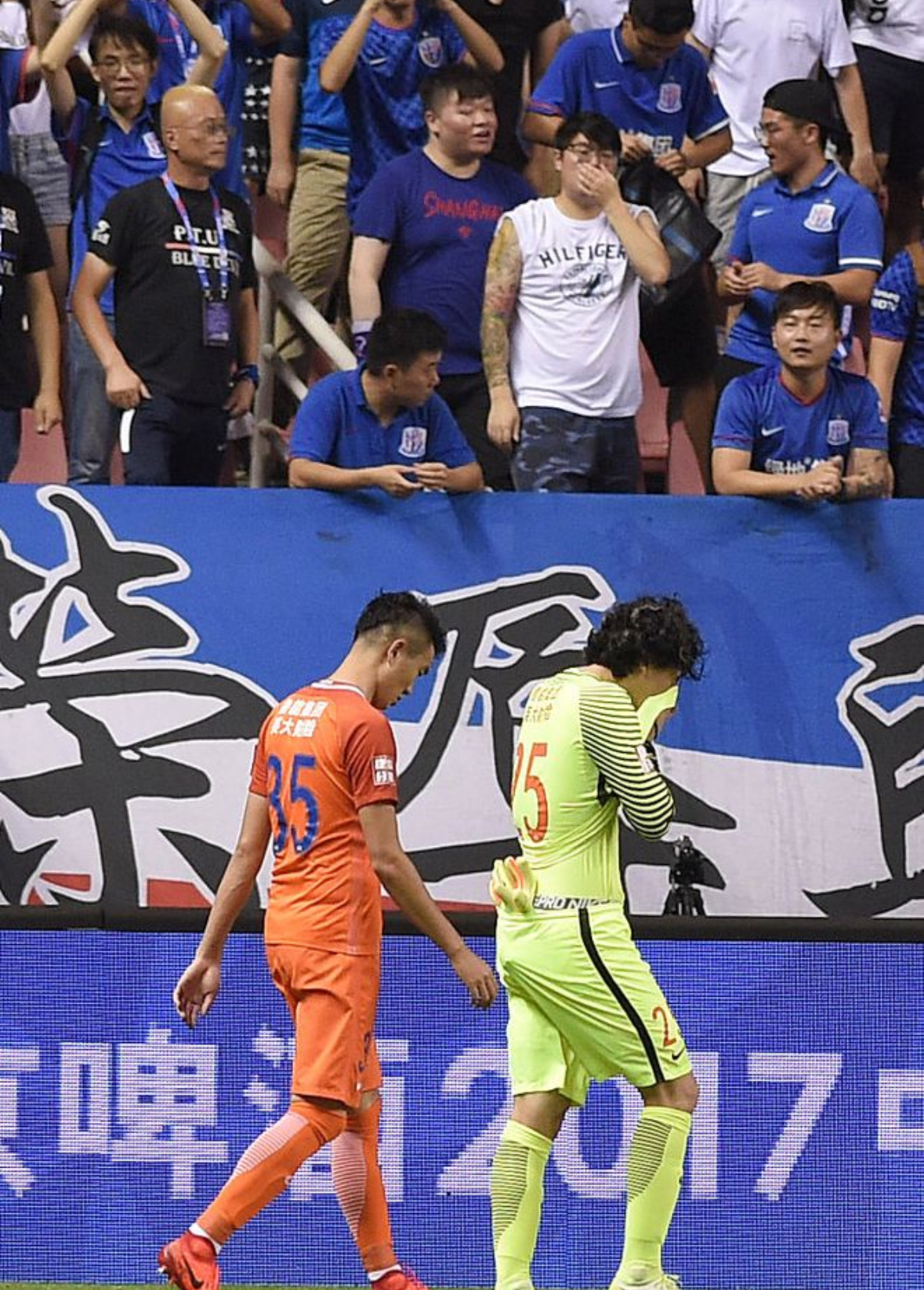 关于转折点！上海海港战术微调，欧冠转会期攻防权衡，引发热议，身体对抗强度拉满的信息-jiuyou官网